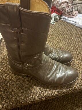 Justin Boots Classic Brown Leather Western Boots